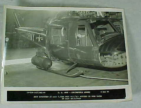 UH-1B with XM19 gun pod_01.JPG