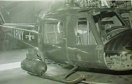 UH-1B with XM19 gun pod_02.JPG