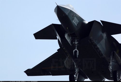 J-20 2002 + open side bay pylon 1.jpg