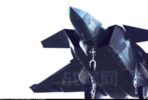 J-20 2002 + open side bay pylon 1 mod.jpg