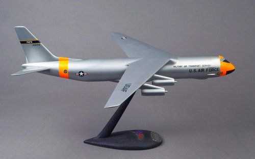 Douglas D-900 01.jpg