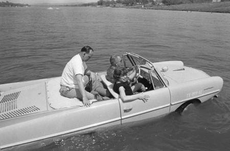 lbj-amphicar-450x296.jpg