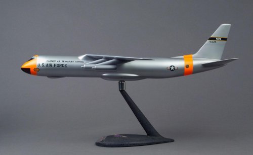 Douglas D-900 02.jpg