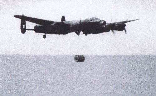 Op Chastise - Upkeep test-drop at Reculver Bay, May '43.jpg