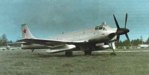 Tupolev Tu-91 « Bychok » carrier-borne attack (NATO: 