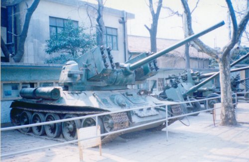 T-34-85 type 58 with flamethrowers_03.jpg