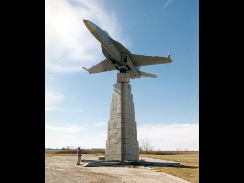 f-18-full-scale-antenna-model.jpg