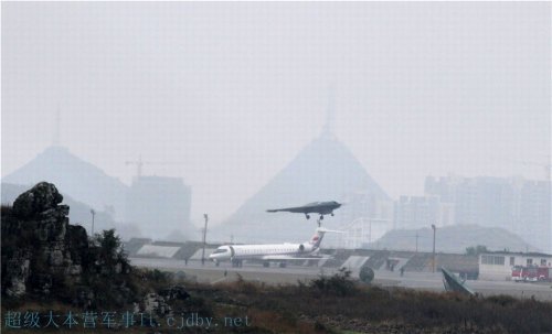 SAC Sharp Sword UCAV - maiden flight 21.11.13 - 3.jpg