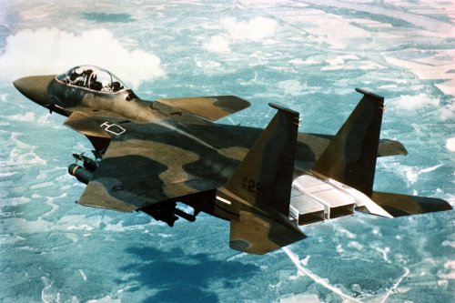 1280px-F-15B_C-1984-6457.jpg
