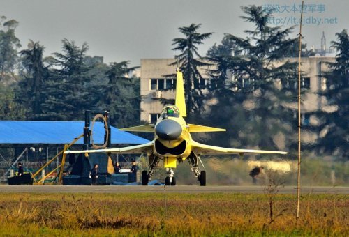 J-10B 101 - 11.12.13 - 4.jpg