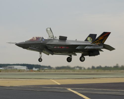 F35BAIM9X.jpg