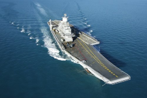 Aircraft-Carrier-INS-Vikramaditya-Indian-Navy-01.jpg