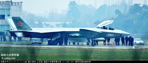 J-20 2011 high speed taxi tests 20.2.14 - 2.jpg