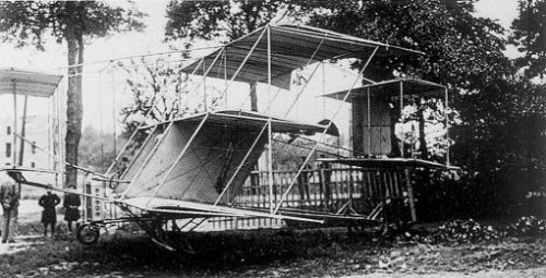 Clement-Bayard triplane 1909.jpg