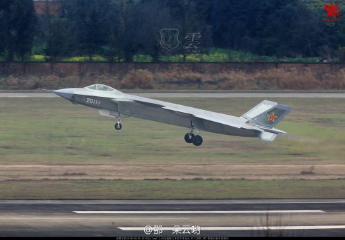 J-20 2011 - maiden flight 1.2.14 - 22 best.jpg