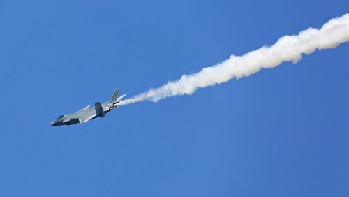 J-20 2011 - 20.4.14 fuel dump.jpg