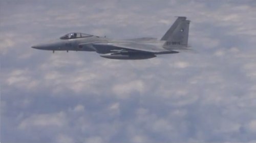 F-15J intercepting a Tu-154M - 3.jpg