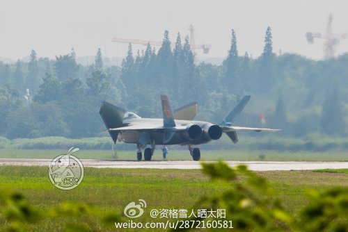 J-20 2012 maiden flight 26.7.14 - 7.jpg