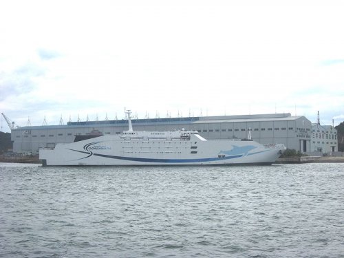 800px-Super_Liner_Ogasawara.jpg