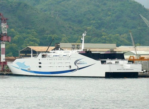 800px-Super_Liner_Ogasawara-1.jpg