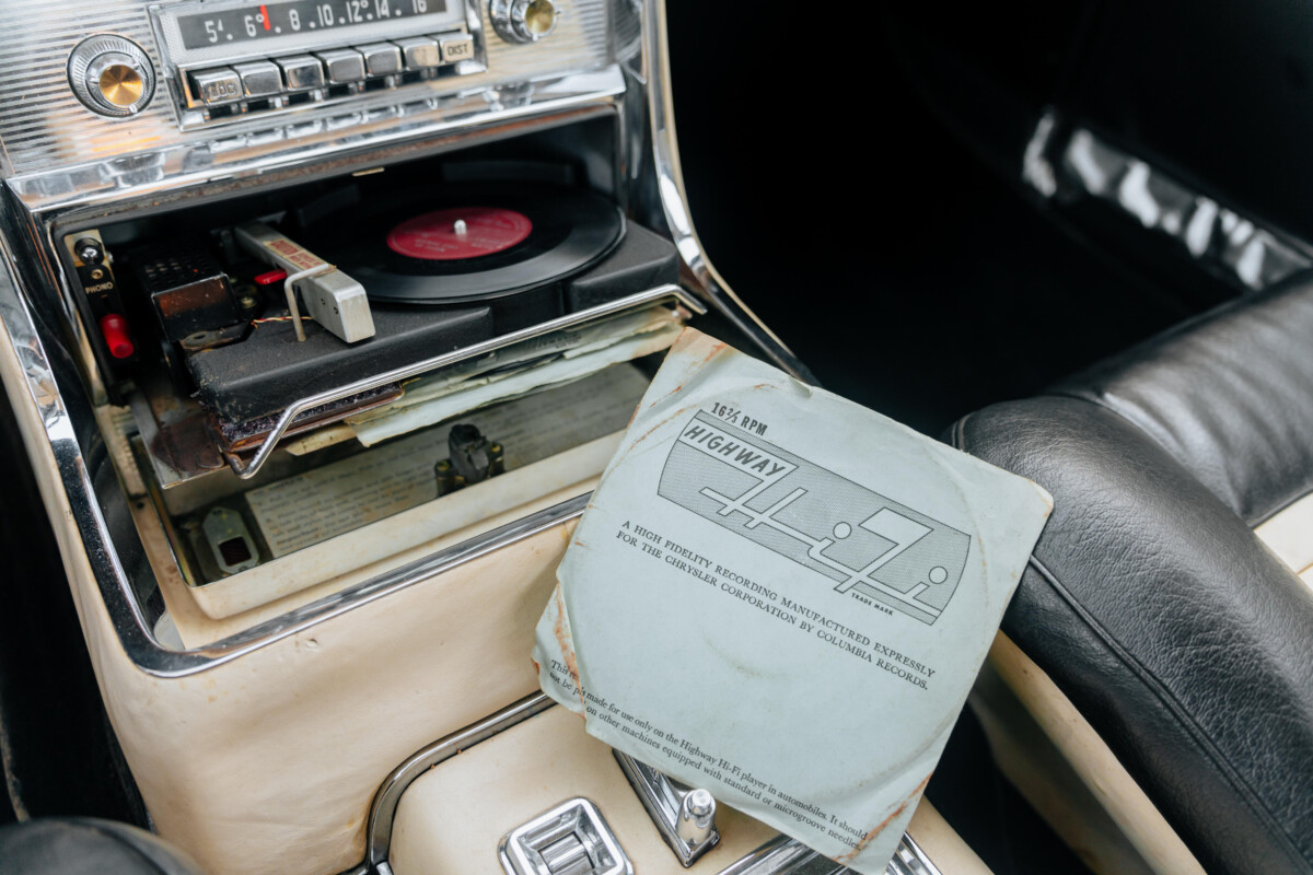 1957-Chrysler-Ghia-Super-Dart-400-Photo-17.jpg