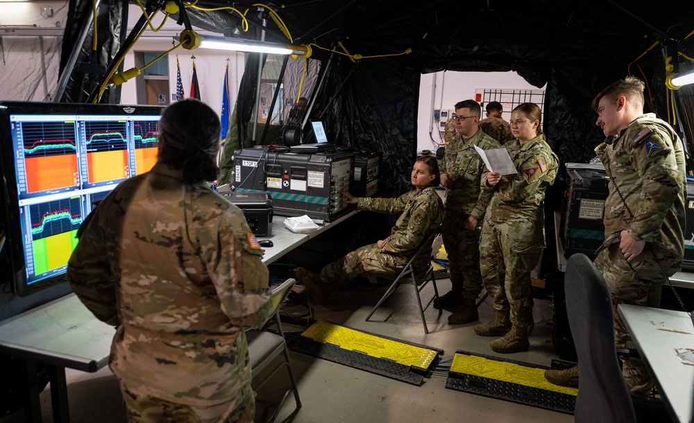 www.airandspaceforces.com