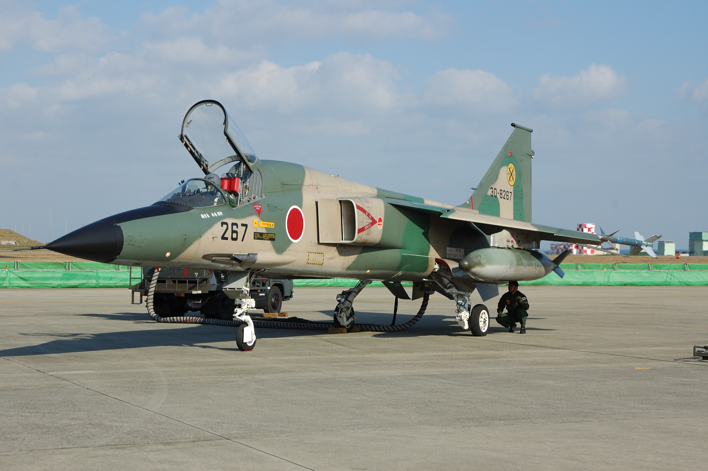 F-1_30-8267.jpg