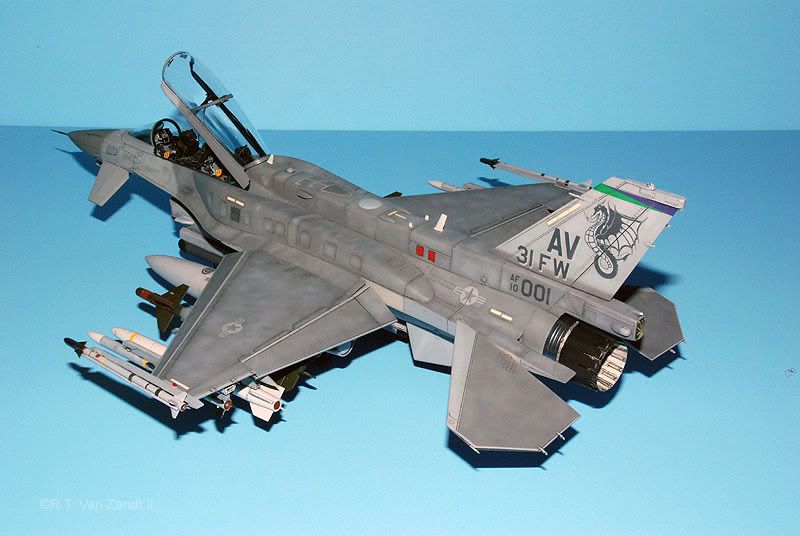 F16GSF06.jpg