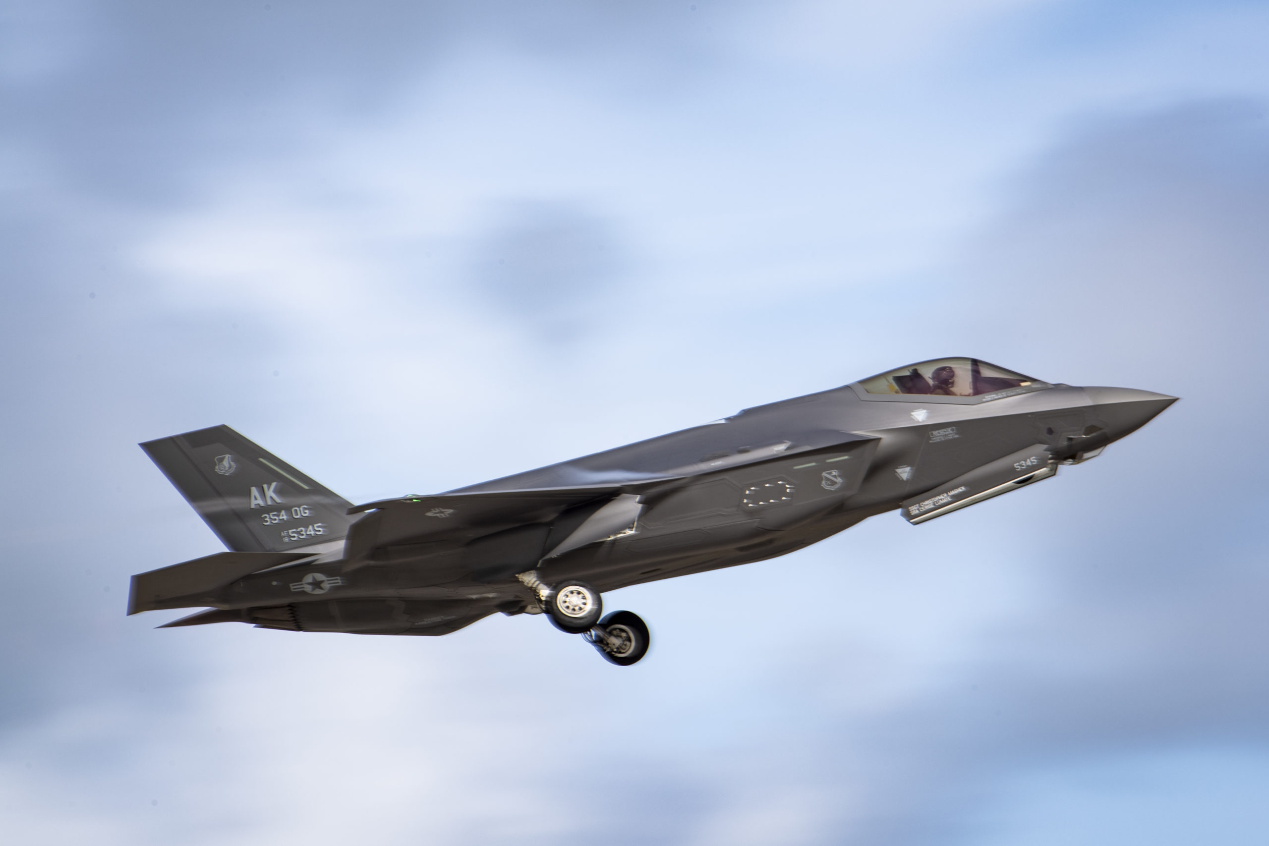 www.airforcemag.com