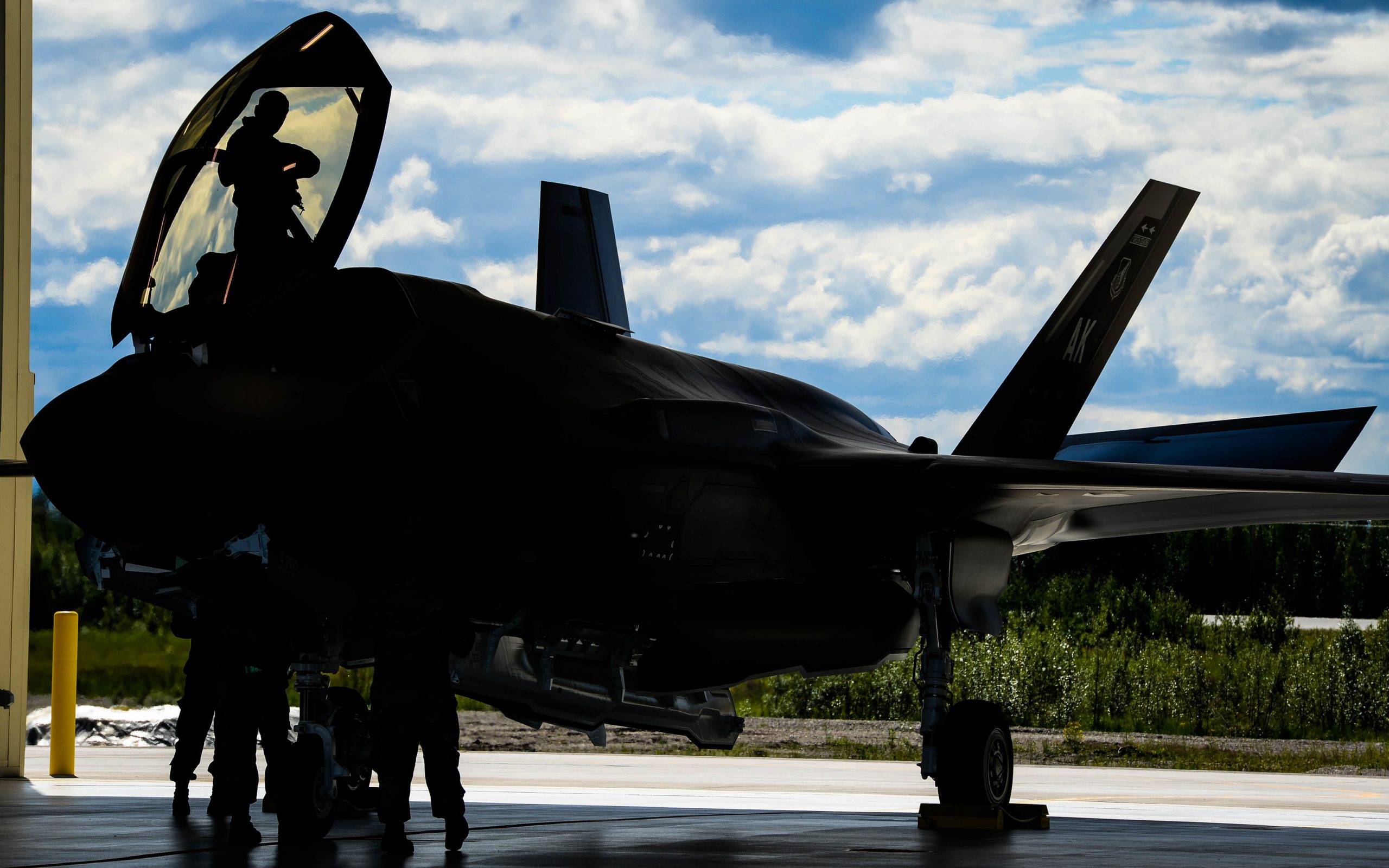 www.airforcemag.com