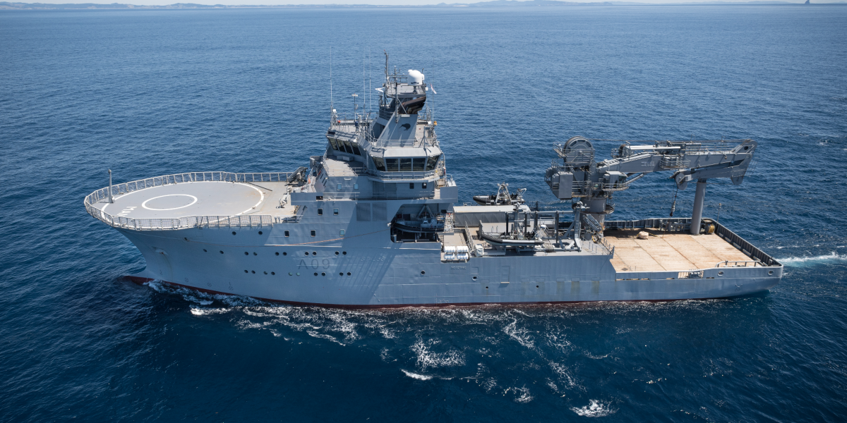 HMNZS_Manawanui__FillWzEyMDAsNjAwXQ.png