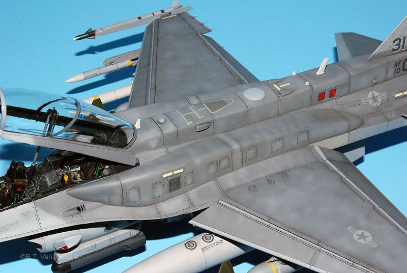 F16GSF04.jpg