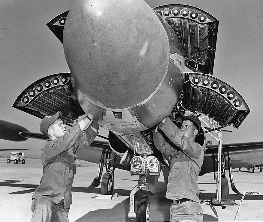F-94_rockets.jpg