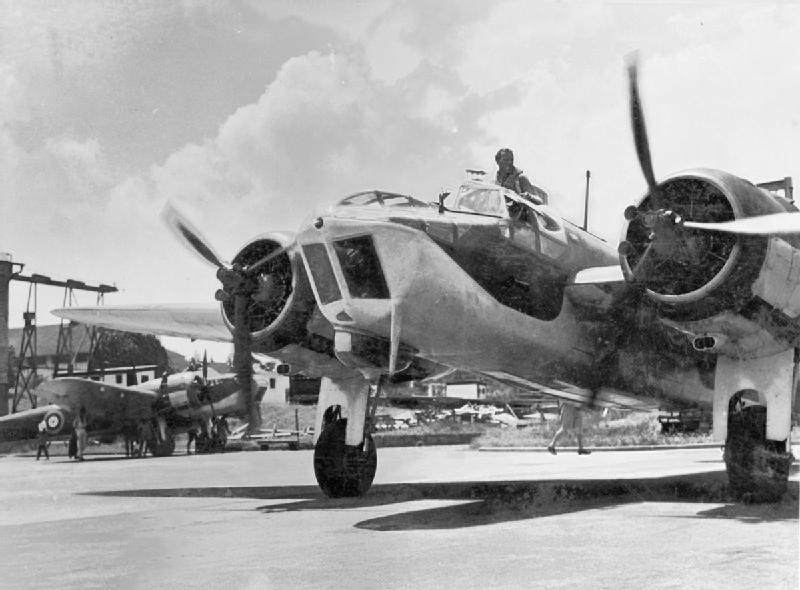 Bristol_Blenheims_Mk_IV_Singapore_June_1941.jpg