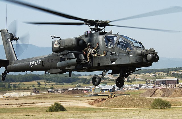 640px-AH-64_Apache_extraction_exercise.jpg