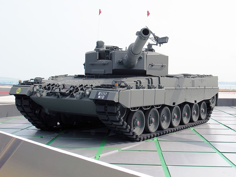 Leopard_2A4_Singapore_Airshow_2008_rectified.jpg