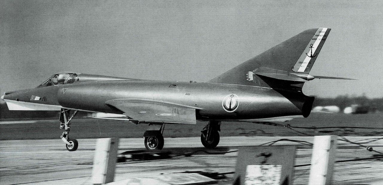 Etendard-IVB-Apr-1960-Bedford-trials.png