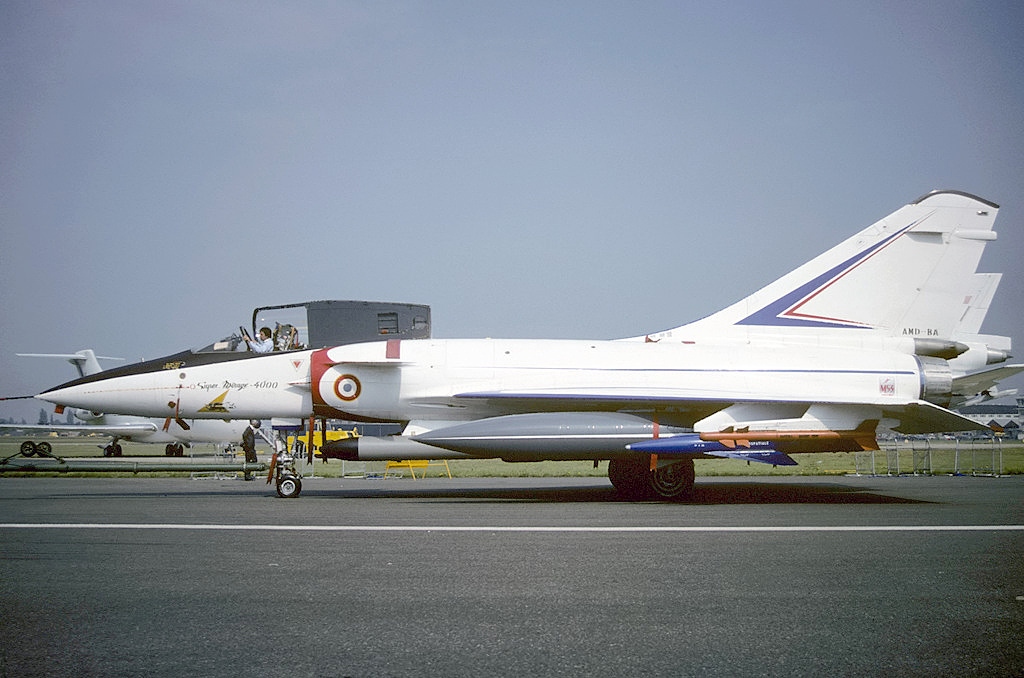 Dassault_Mirage_4000%2C_France_-_Air_Force_AN1789074.jpg