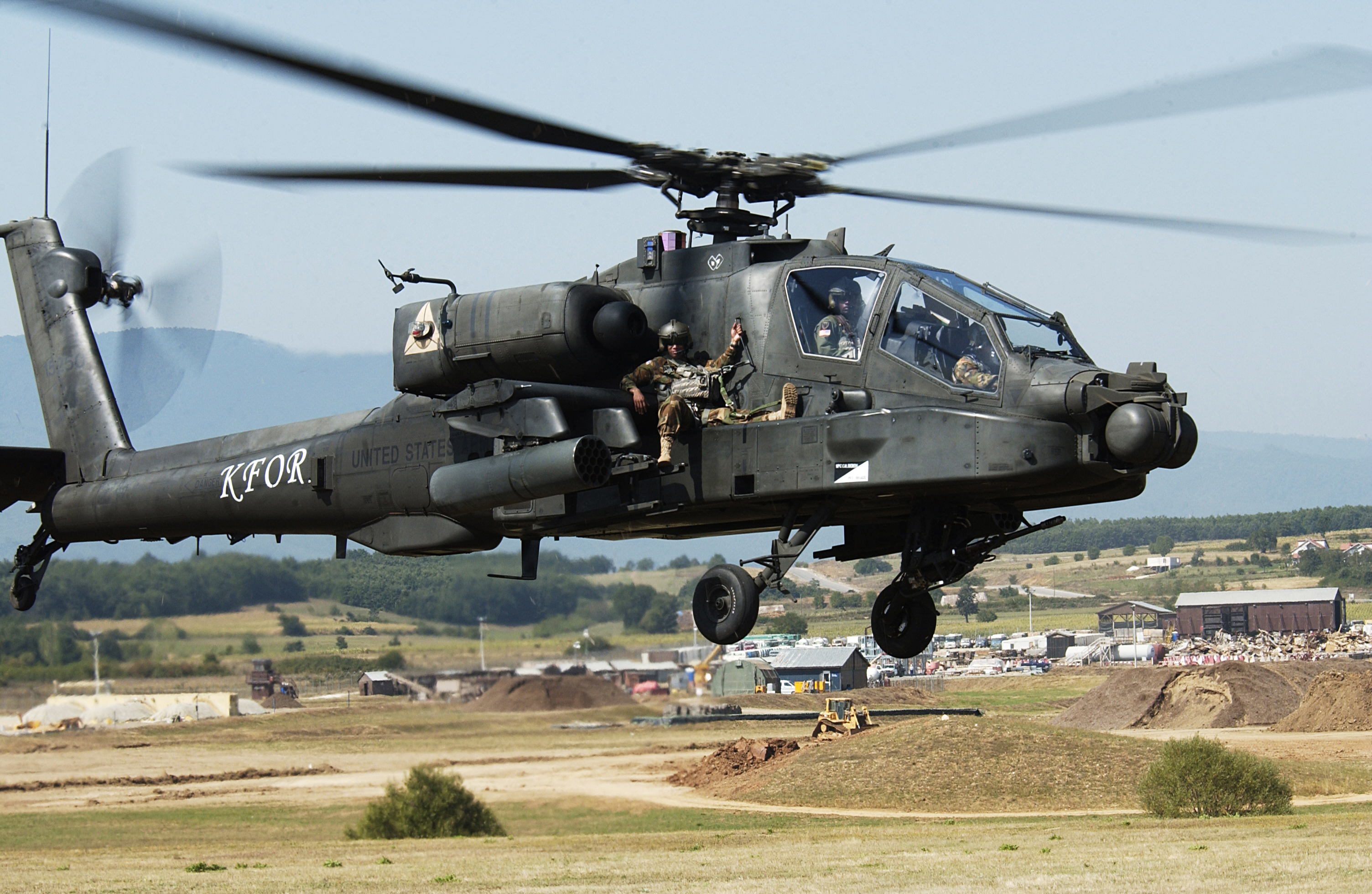 AH-64_Apache_extraction_exercise.jpg