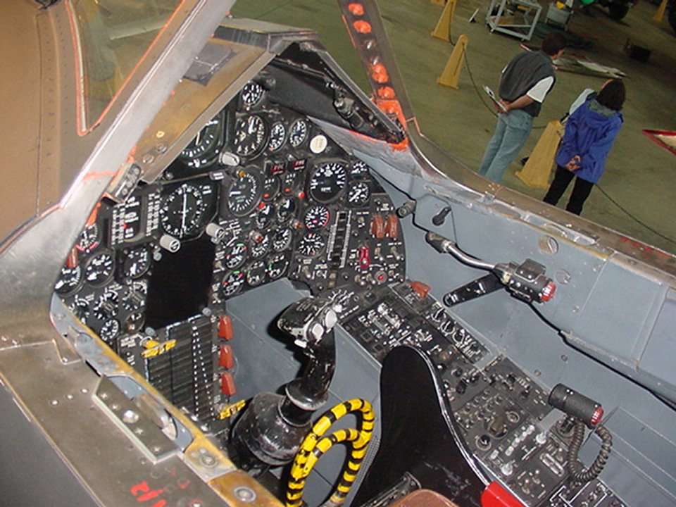 SR-71_flight_instruments.triddle.jpg