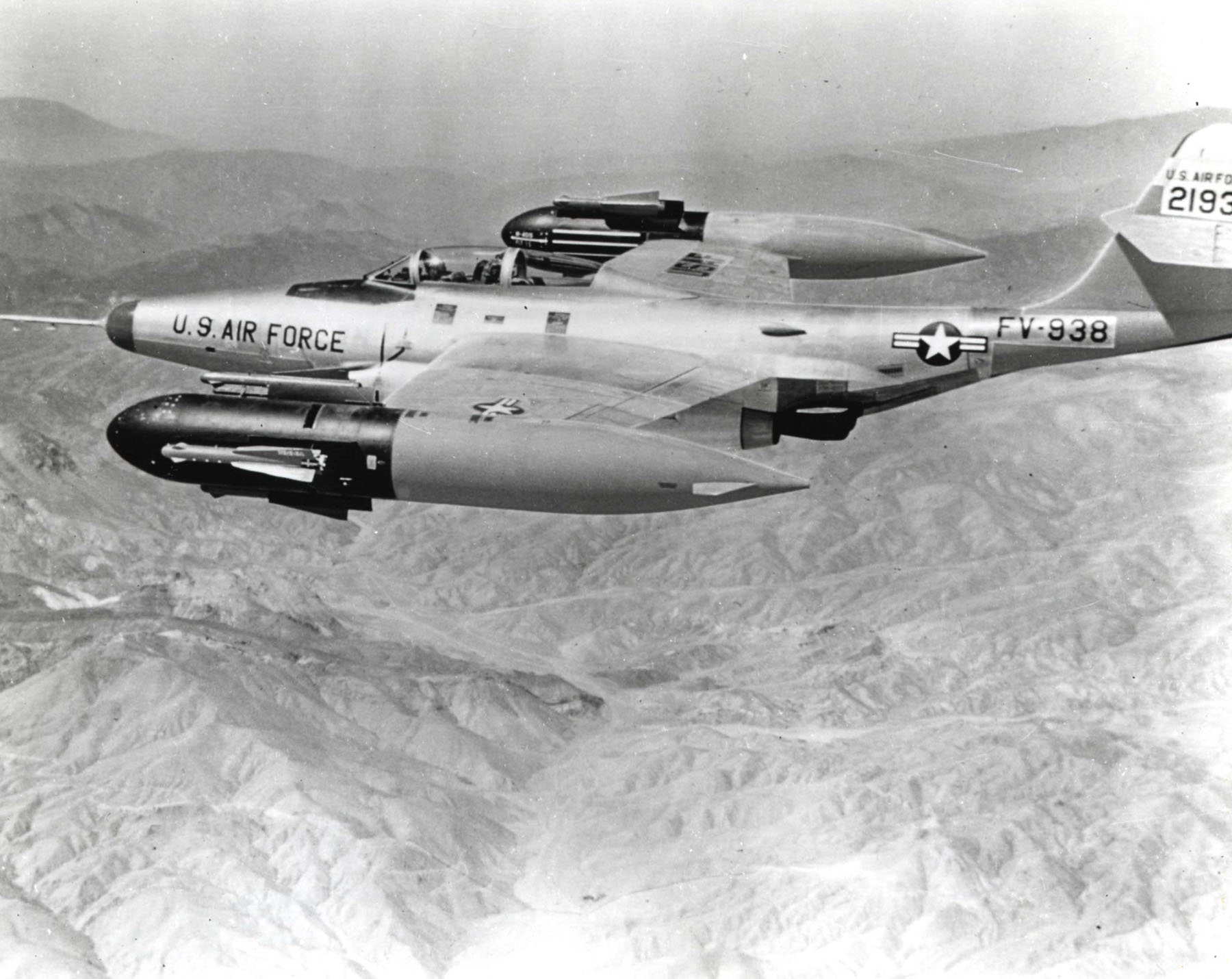 Northrop_F-89H_with_AIM-4_Falcon_missiles.jpg