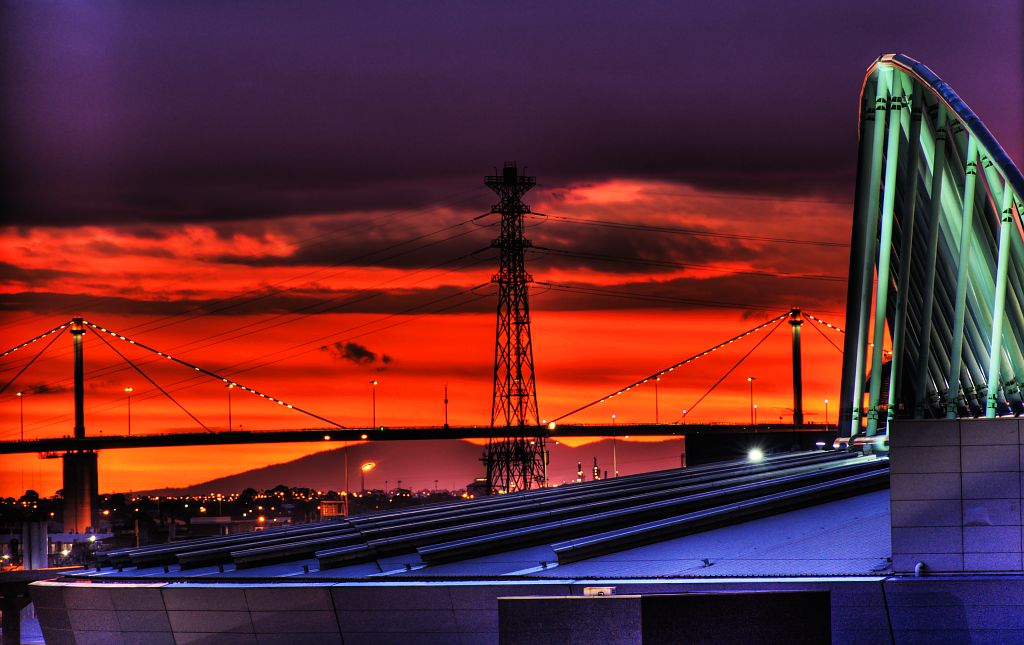 West_Gate_Bridge_Melbourne_sunset.jpg