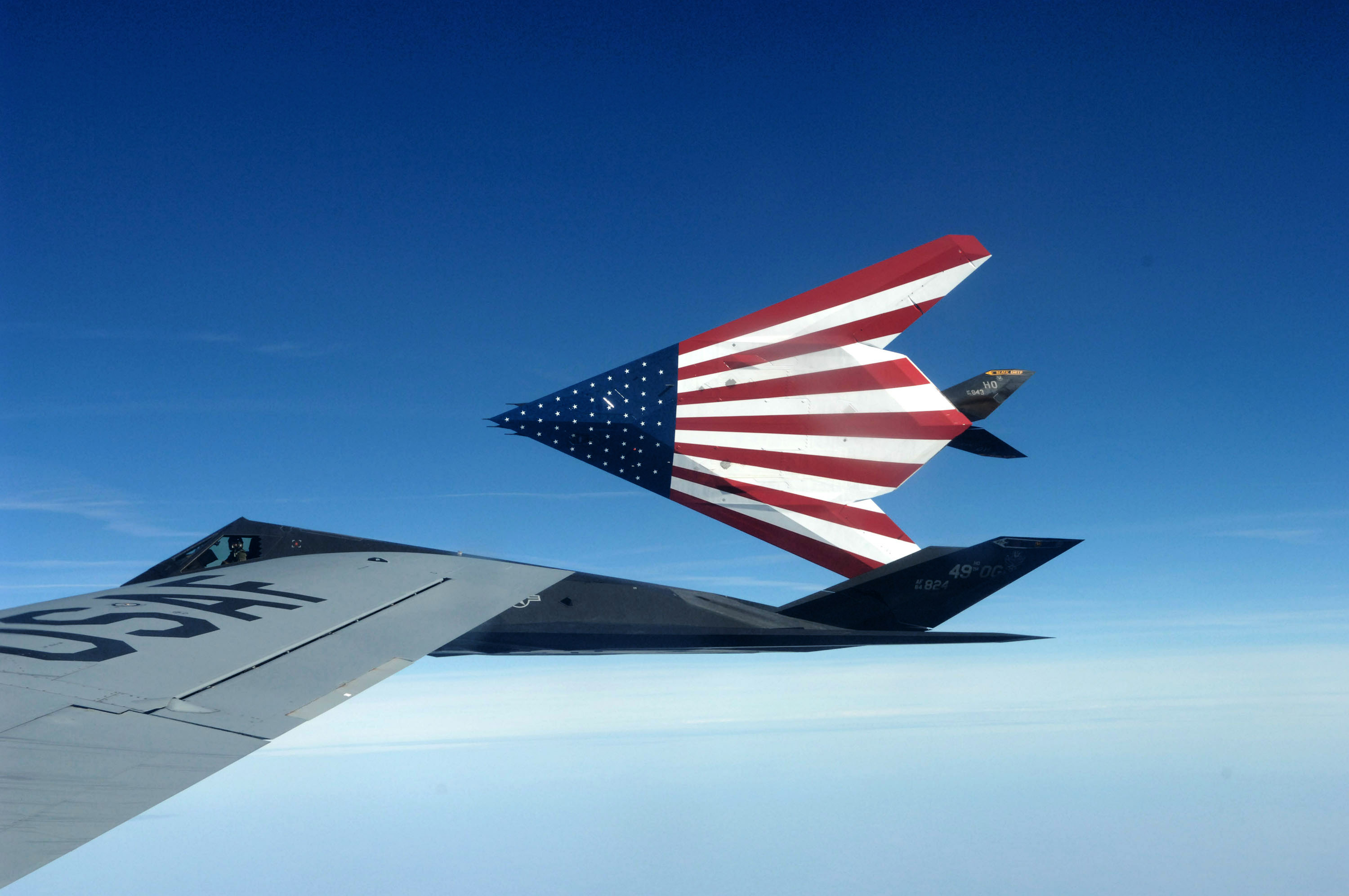 American_Flag_F-117_Nighthawks.jpg