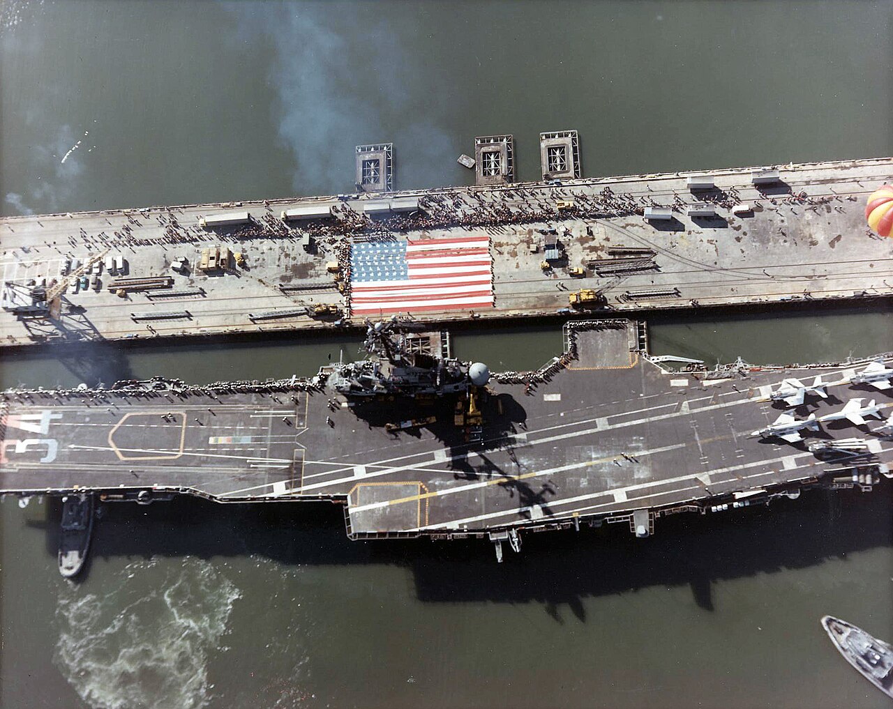 1280px-USS_Oriskany_%28CV-34%29_returning_from_her_last_deployment_1976.jpeg