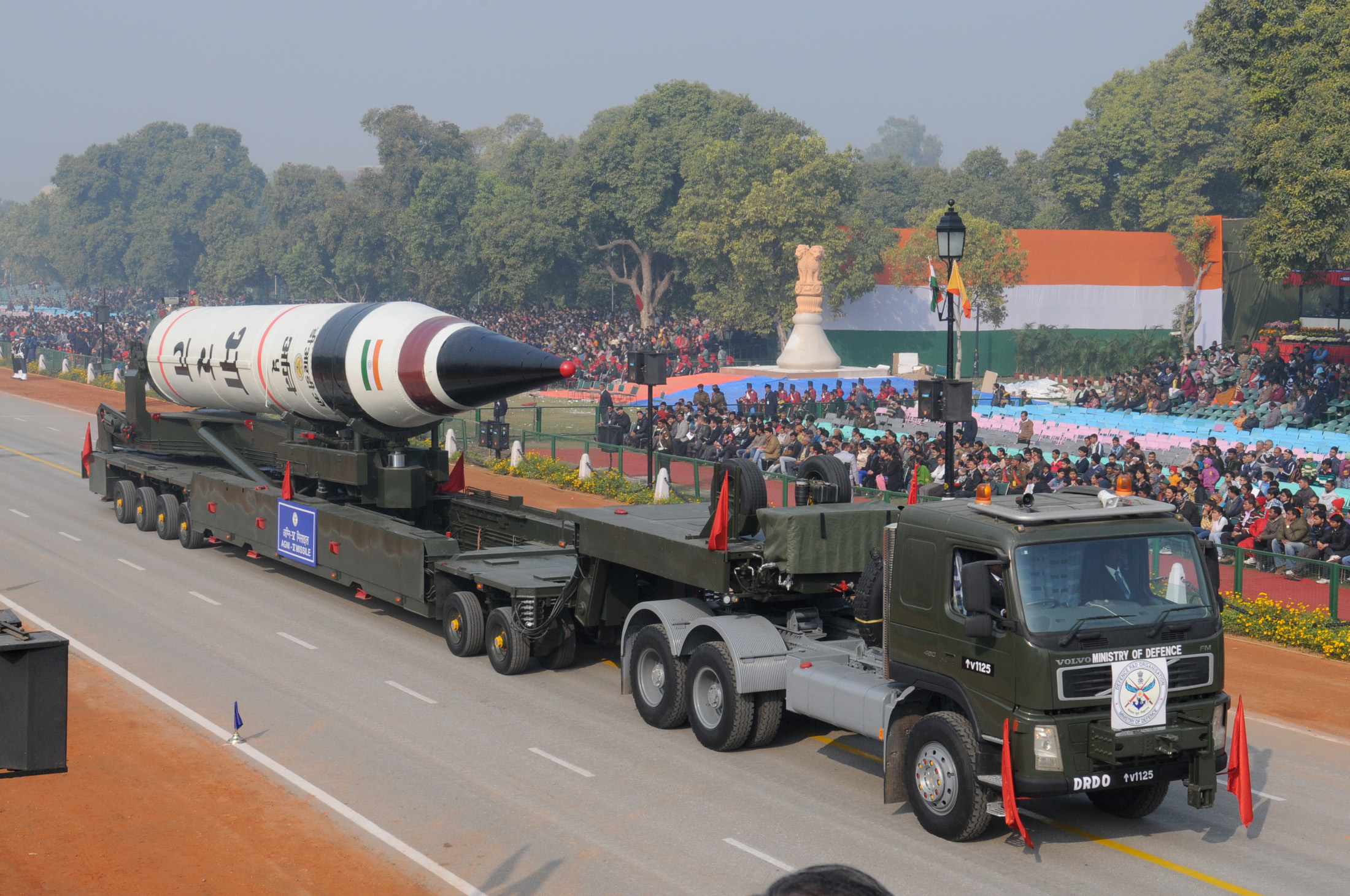 Agni-V_missile_during_rehearsal_of_Republic_Day_Parade_2013.jpg