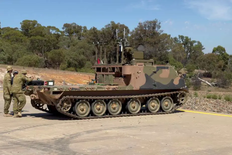 Australia_successfully_tests_automation_of_M113_Armoured_Personnel_Carrier_925_001.jpg
